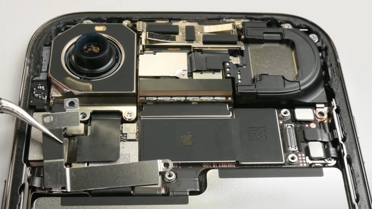 iPhone 17 ganha cérebro sem fios: eis o novo chip N1 da Apple