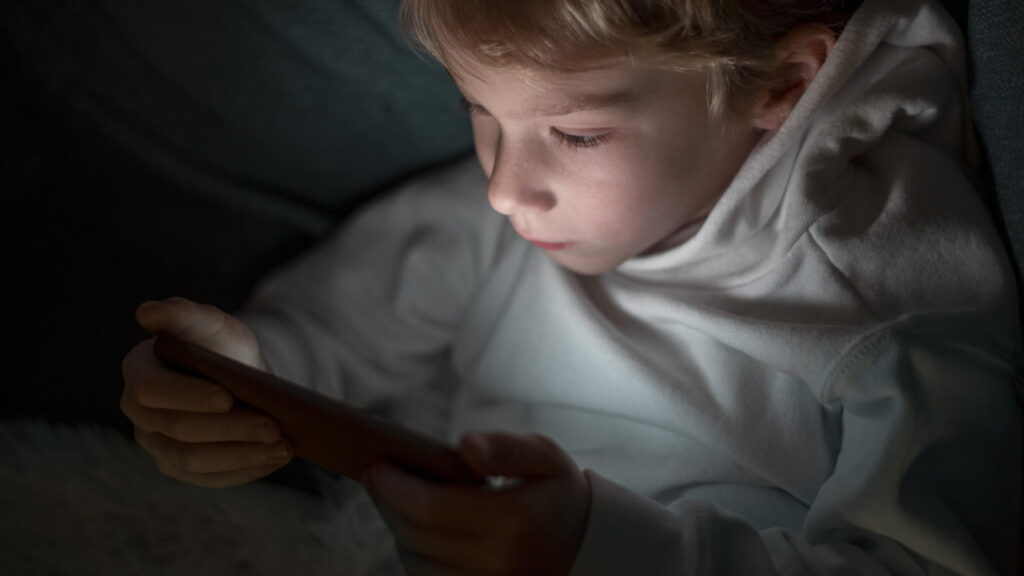 Dinamarca concordou e vai proibir as redes sociais para menores de 15 anos