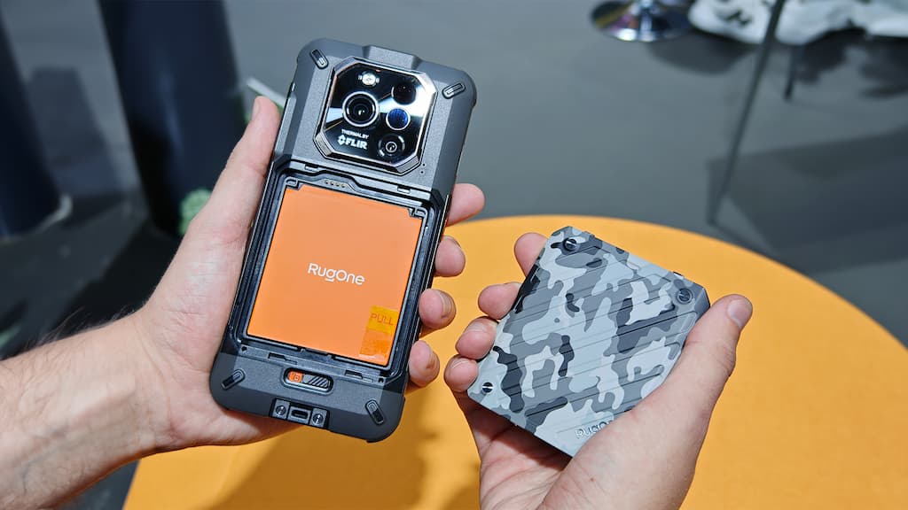 RugOne Xever 7: o smartphone com bateria amovível para aventuras outdoor (e não só)