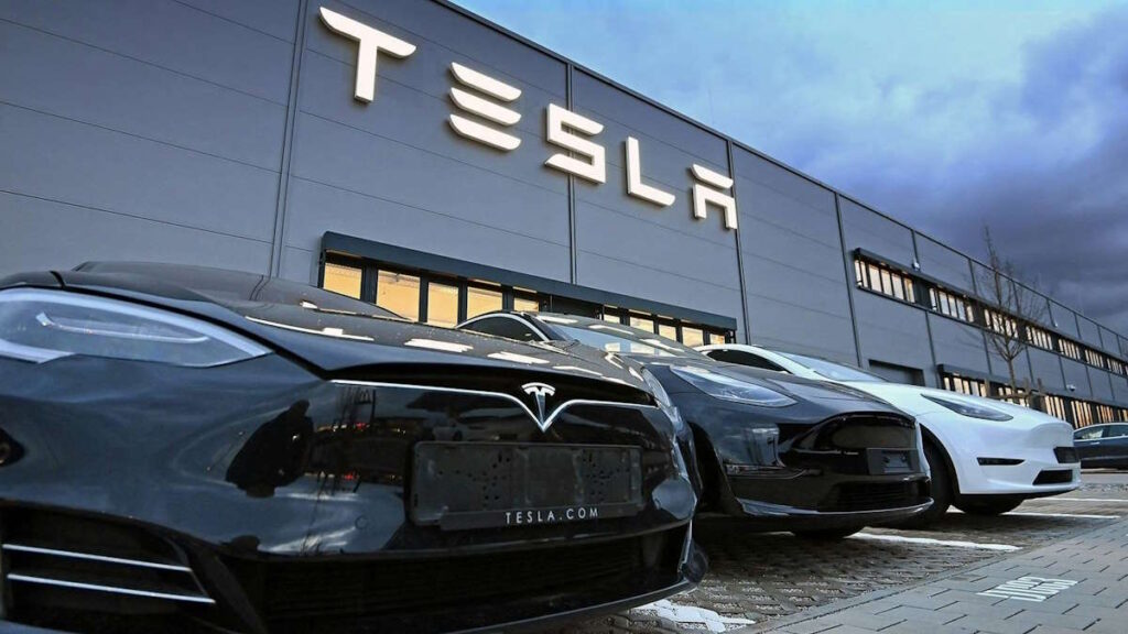 Carlos Tavares diz que Tesla pode não existir daqui a 10 anos