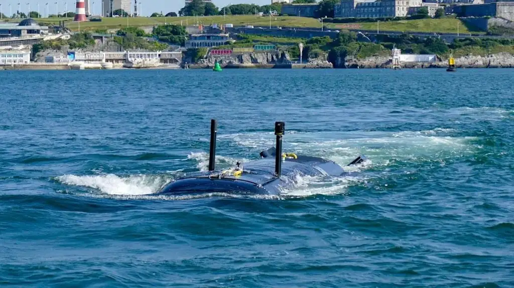 Royal Navy é a primeira força a equipar um submarino autónomo com um relógio quântico