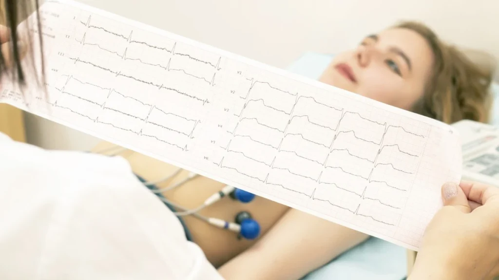 Novo algoritmo identifica ataques cardíacos com maior precisão do que os médicos